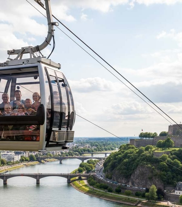 Seilbahn Koblenz mit Menschen